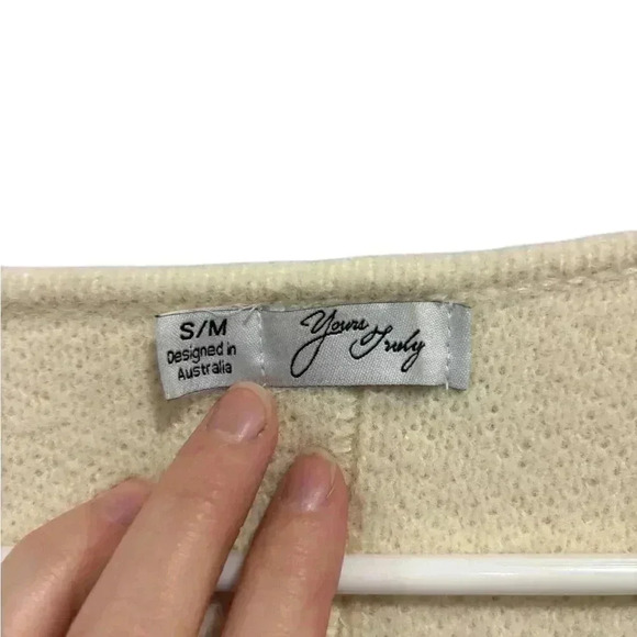Yours Truly Made in Australia Acrylic Wool Relaxed V-Neck Sweater Ivory S/M - Picture 3 of 7